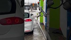 Video post by @supercarblondie on YouTube