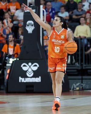 Image post by @valenciabasket on Instagram