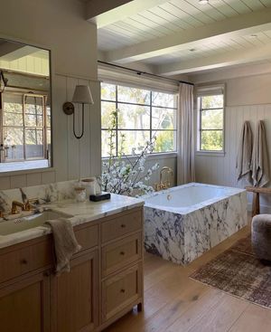 Image post by @shoppeamberinteriors on Instagram