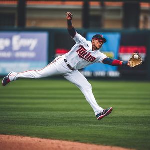 Image post by @twins on Instagram