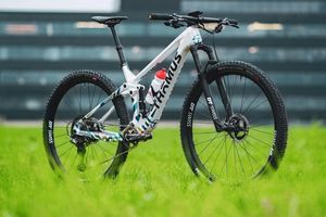 Image post by @esigrips on Instagram