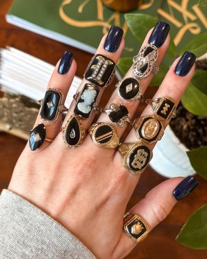 Image post by @maejeanvintage on Instagram