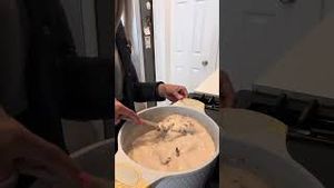 Video post by @theblondewhobakes on YouTube