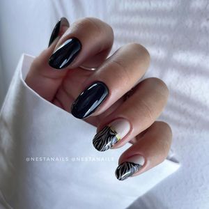 Image post by @nestanails on Instagram