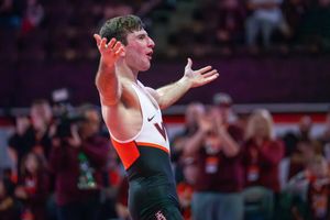 Video post by @HokiesWrestling on Twitter