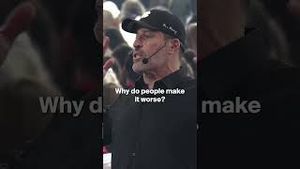 Video post by @tonyrobbinslive on YouTube