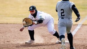 Image post by @bearcatsports on Twitter