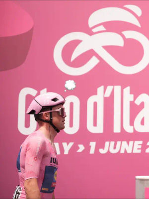 Image post by @giroditalia on TikTok