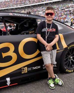 Image post by @brextonbusch on Twitter