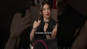 Video post by @lauracomanl on YouTube