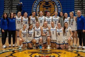 Image post by @wne_goldenbears on Instagram