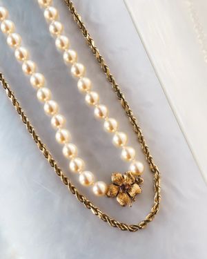 Image post by @maejeanvintage on Instagram