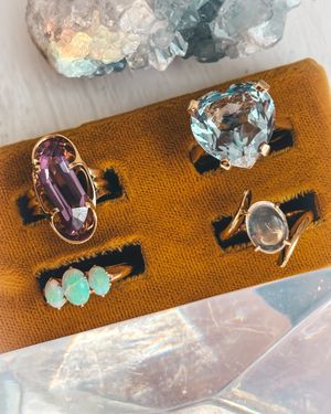 Image post by @maejeanvintage on Instagram