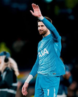 Image post by @TottenhamHotspur on Facebook