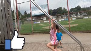 Video post by @1356085277756293 on Facebook