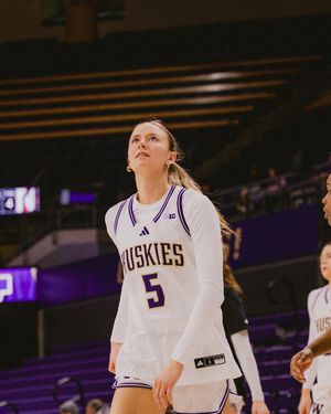 Image post by @uw_wbb on Instagram