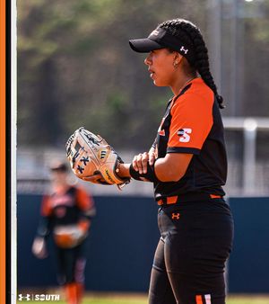 Image post by @gocamelssoftball on Instagram