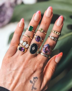 Image post by @maejeanvintage on Instagram