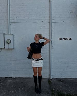 Image post by @smfksmfk on Instagram