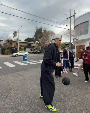 Image post by @thehoopbus on Instagram