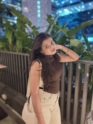 Image post by @poojaglamguide on Instagram