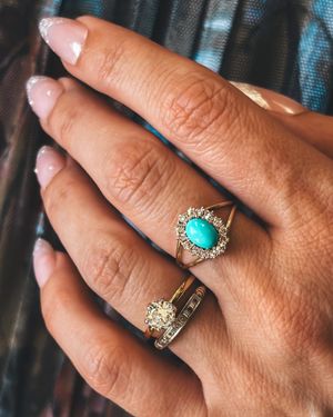 Image post by @maejeanvintage on Instagram