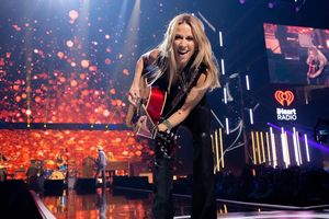 Image post by @sherylcrow on Instagram