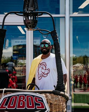 Image post by @unmlobofb on Instagram