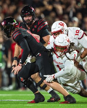 Image post by @uhcougarfb on Instagram