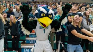 Image post by @uncw.alumni on Instagram