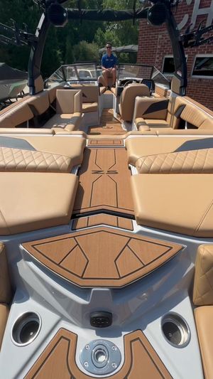 Image post by @charlotteskiboats on Facebook
