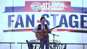Video post by @echoparkspeedway on Facebook