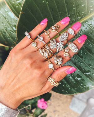 Image post by @maejeanvintage on Instagram