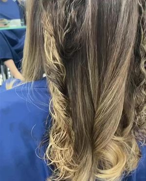 Video post by @OmbreSalonPV on Facebook