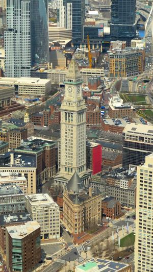 Video post by @helicoptertourboston on Instagram