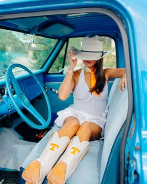 Image post by @phoenixbrunephotography on Instagram