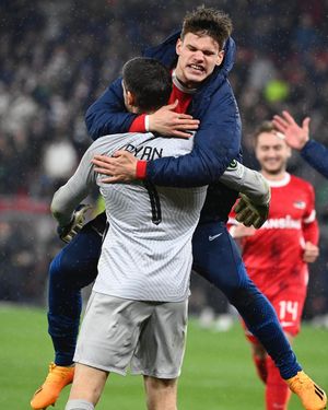 Image post by @azalkmaar on Instagram