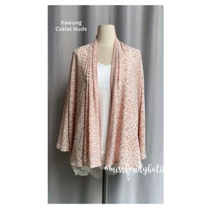 Image post by @misskendybatik on Instagram