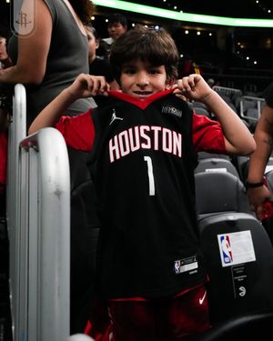 Image post by @HoustonRockets on Twitter