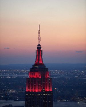 Image post by @empirestatebldg on Instagram