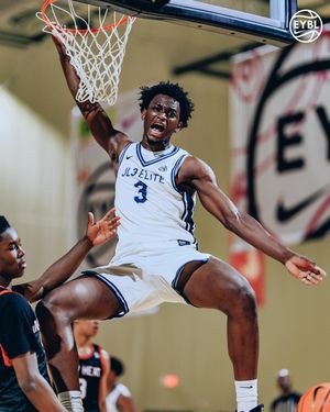 Image post by @nikeeyb on Instagram