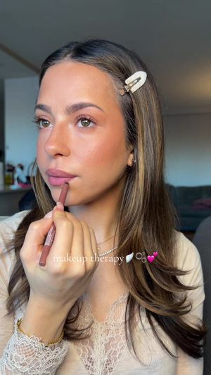 Video post by @anyaweitz on TikTok