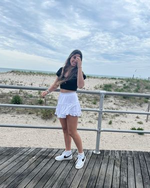 Image post by @laurenzycband on Instagram