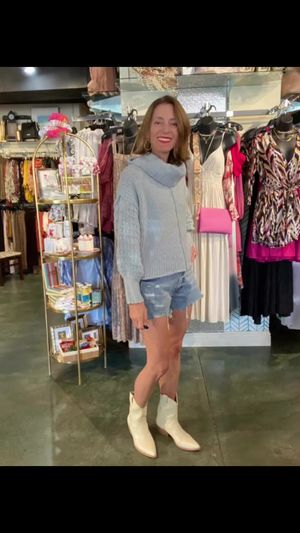 Video post by @shopleetracy on Facebook
