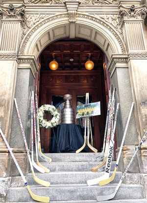 Image post by @HockeyHallFame on Twitter