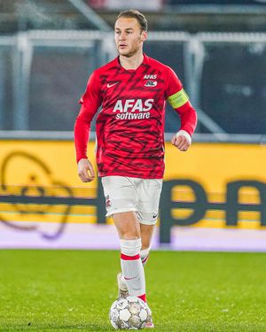 Image post by @azalkmaar on Instagram