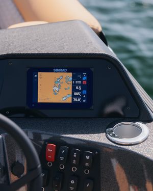 Image post by @crestpontoonboats on Instagram