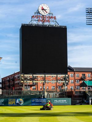 Image post by @memphisredbirds on Instagram