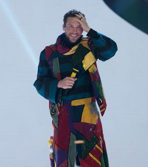 Image post by @maskedsingerfox on Instagram