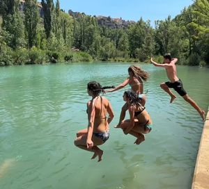 Image post by @putneystudenttravel on Facebook